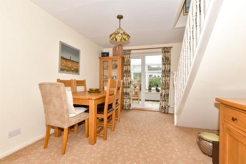 4 Green Lane, Hythe, CT21 4DY