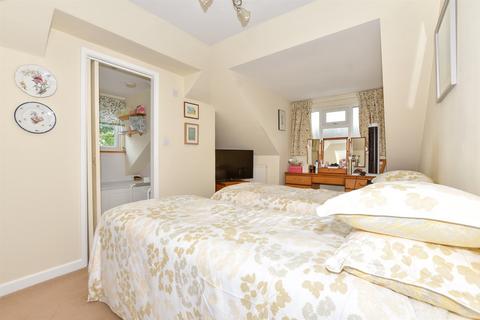 4 Green Lane, Hythe, CT21 4DY