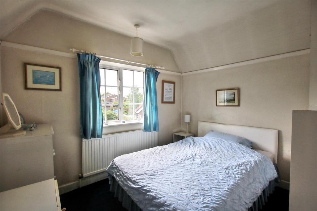 Bed 2.jpg
