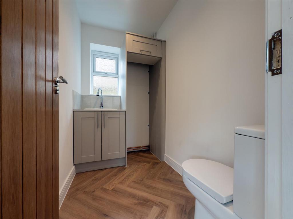 Utility Room/ Cloakroom