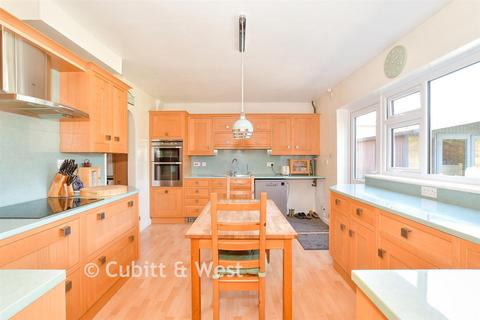 4 bedroom detached house for sale, Poplar Grove, Hayling Island, Hampshire