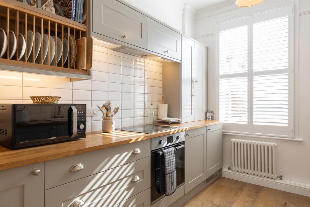 12a Fieldstile Rd  6281 resized.jpg