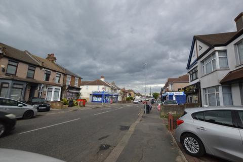 3 bedroom terraced house to rent, Meads Lane, Ilford, Essex, IG3