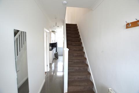 3 bedroom terraced house to rent, Meads Lane, Ilford, Essex, IG3