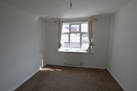 3 bedroom terraced house to rent, Meads Lane, Ilford, Essex, IG3