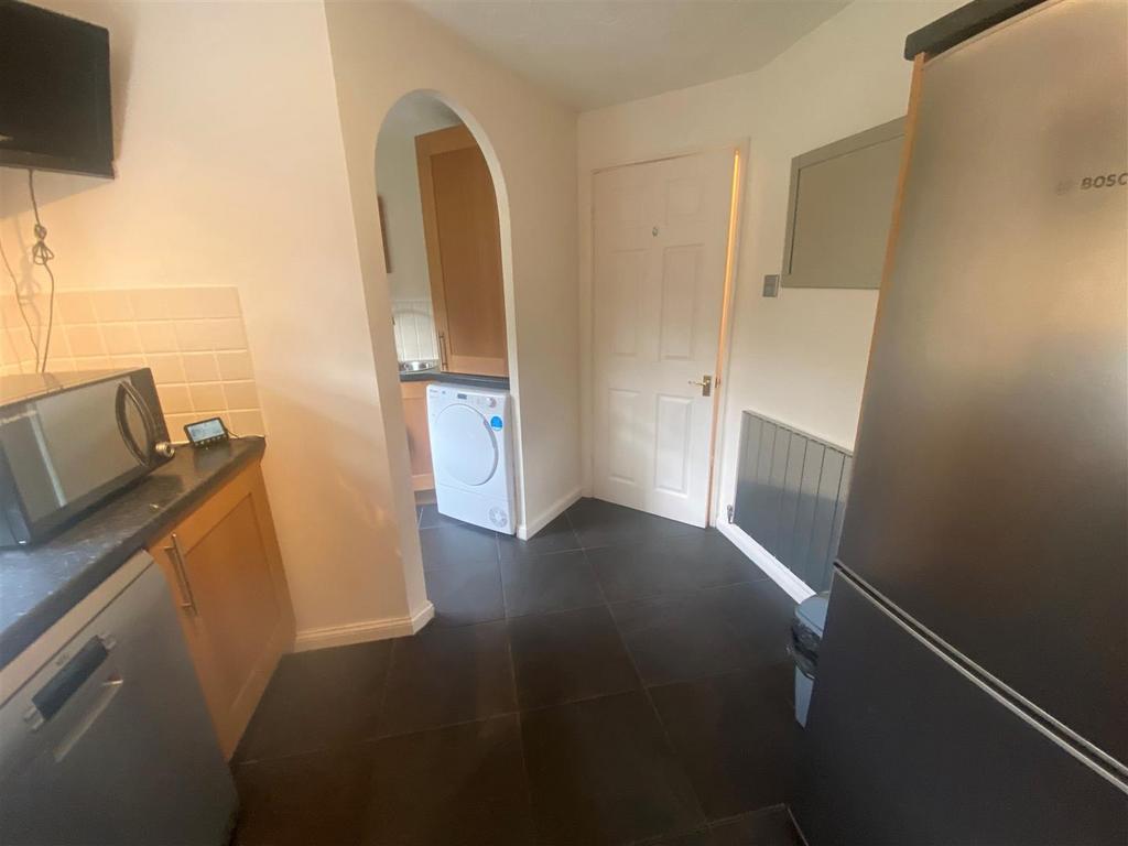 Kitchen 3.jpg