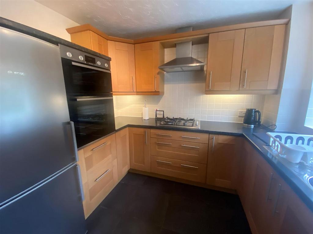 Kitchen 2.jpg