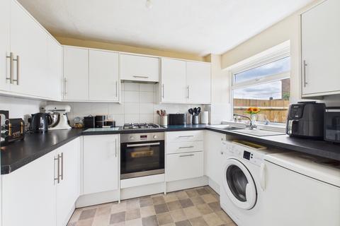 3 Roundhead Drive, Thame, OX9 3DQ