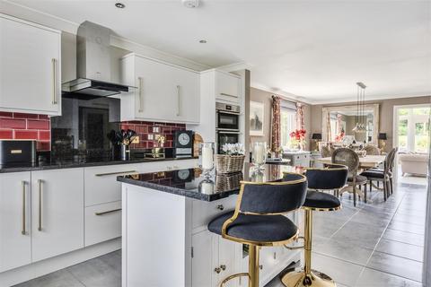 4 bedroom detached house for sale, Wiltshire Leisure Village, Royal Wootton Bassett, Swindon