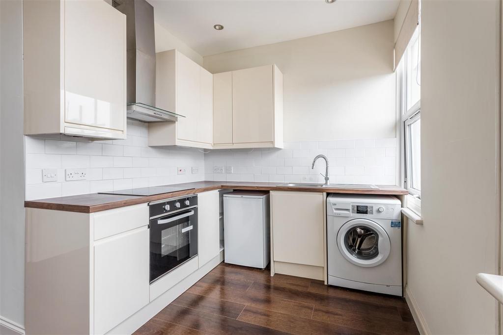 Flat 3, 73 Queens Park Road-2.jpg