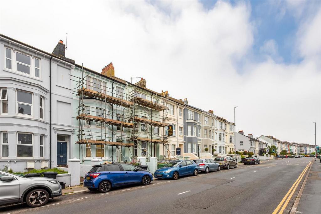 Flat 3, 73 Queens Park Road-13.jpg