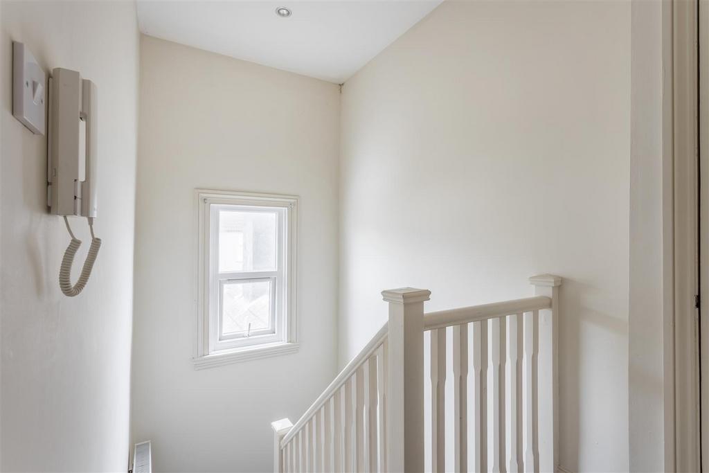 Flat 3, 73 Queens Park Road-9.jpg