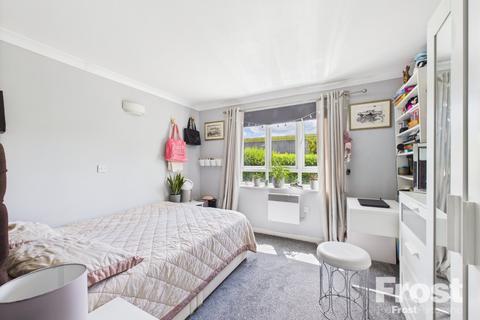 3 Sovereign Heights, Slough, SL3 8PZ