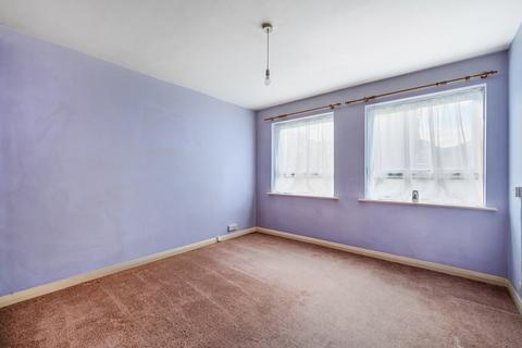 Flat 4, Kingsley Court, 25 The Avenue, Worcester Park, KT4 7EX