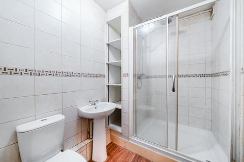 Flat 4, Kingsley Court, 25 The Avenue, Worcester Park, KT4 7EX