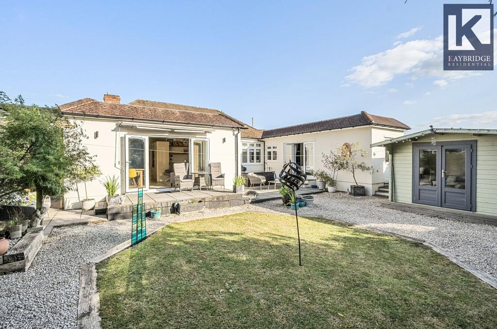 Mavis Avenue, Epsom