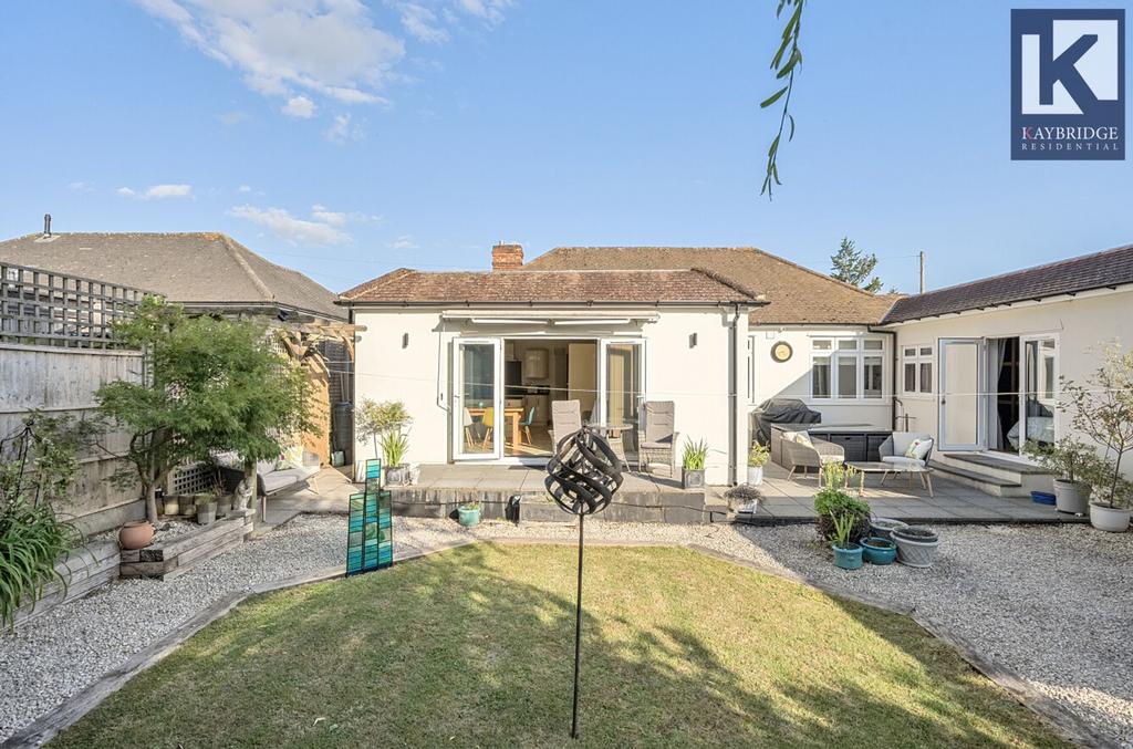 Mavis Avenue, Epsom