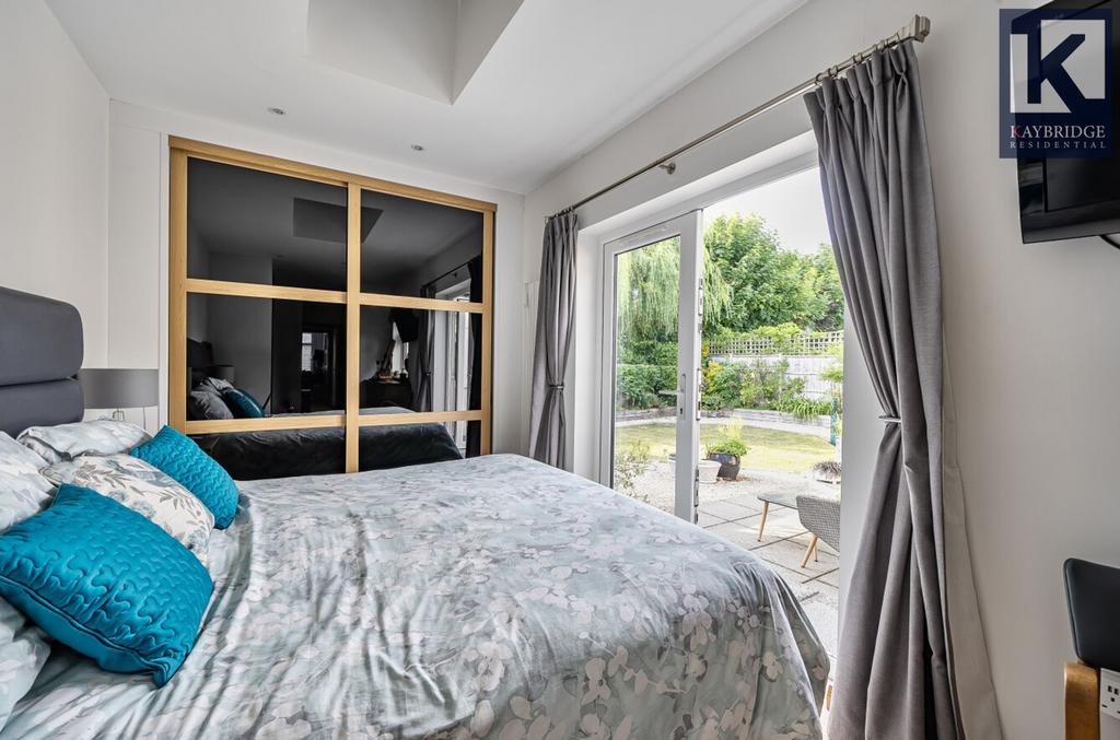Mavis Avenue, Epsom