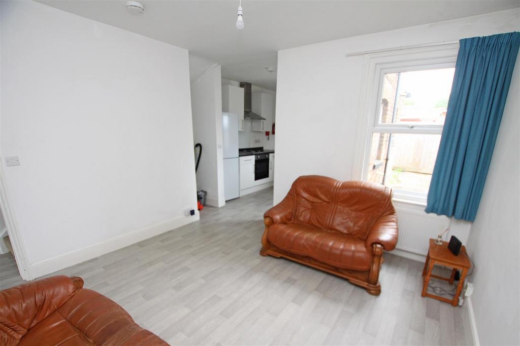 Dining room b.jpg