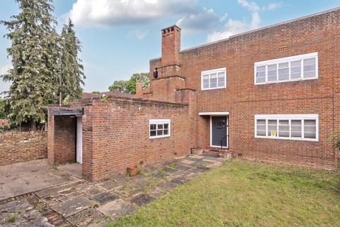 Maidenhead,  Berkshire,  SL6