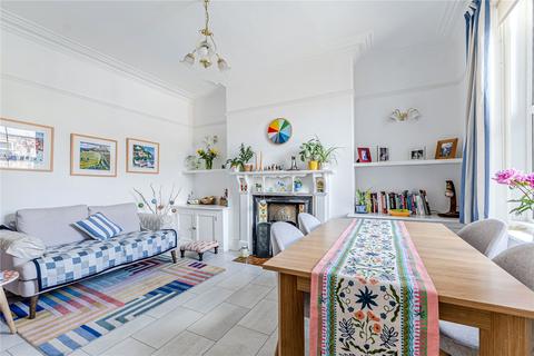 2 Ash Grove, Horsforth, Leeds, LS18 5BB