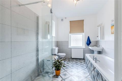 2 Ash Grove, Horsforth, Leeds, LS18 5BB