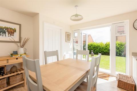 20 Dove Road, Pickering, YO18 7UD