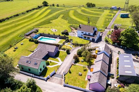 18 bedroom farm house for sale, Trenewydd Farm Cottages, Holiday Centre
