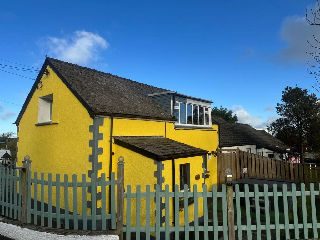Maple Cottage-Outside
