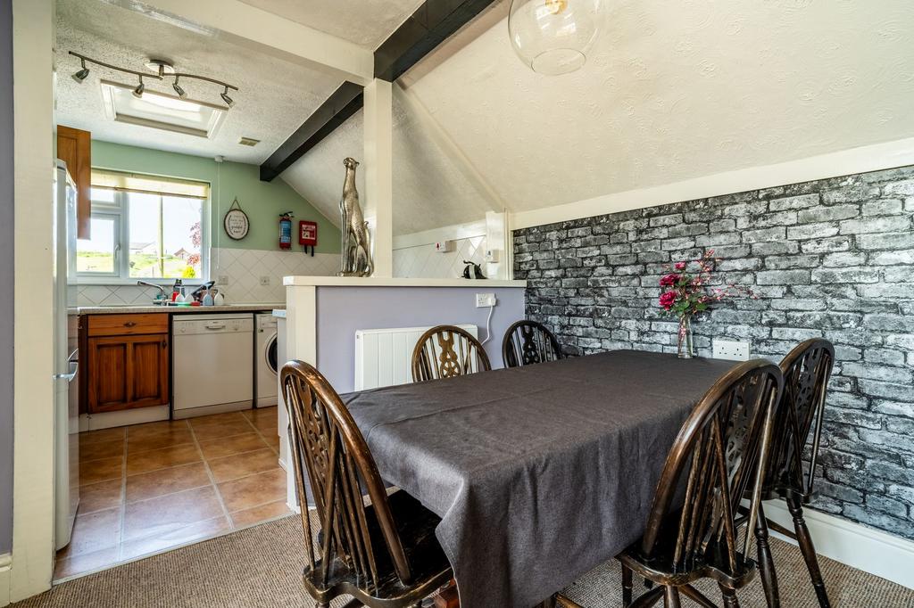 Maple cottage kitchen