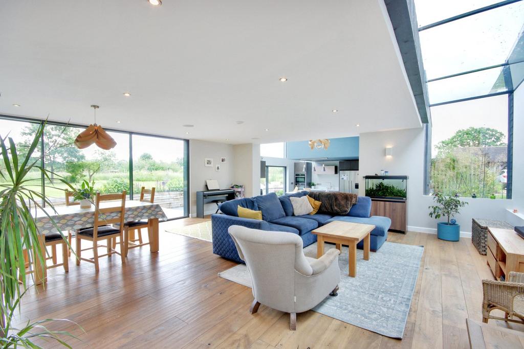 Open Plan Sitting Rm