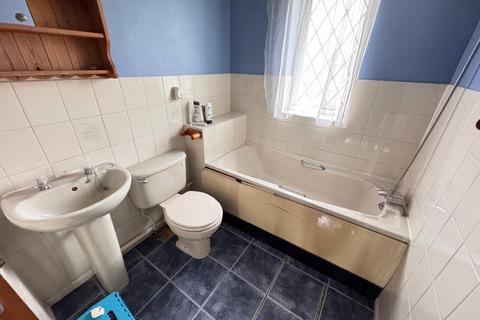 undefined, Swan Mead, Luton