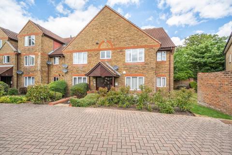 undefined, Lower Sunbury,  Middlesex,  TW16