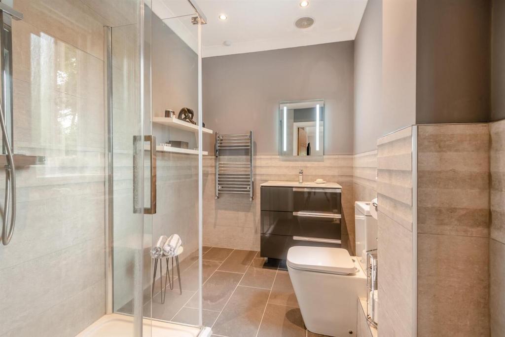 En-Suite Shower
