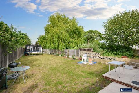 5 bedroom semi-detached house for sale, Hardley Crescent, Ardleigh Green, Hornchurch, RM11
