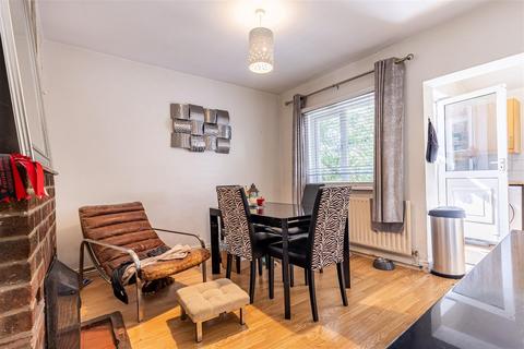 3 bedroom cottage for sale, Stewards Green Road, Epping