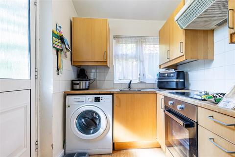 3 bedroom cottage for sale, Stewards Green Road, Epping