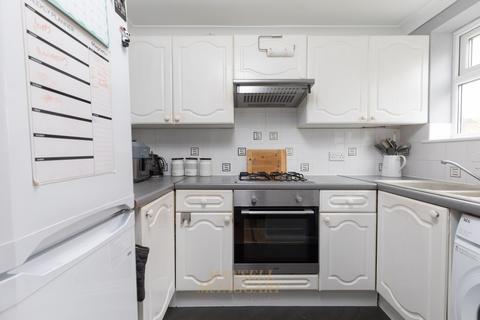 137 Estcots Drive, East Grinstead, RH19 3YP