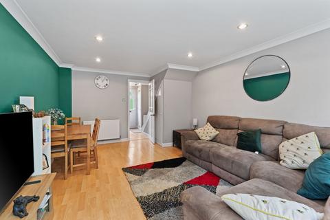 137 Estcots Drive, East Grinstead, RH19 3YP