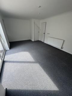 3 bedroom semi-detached house to rent, Litton Close, Ilkeston DE7