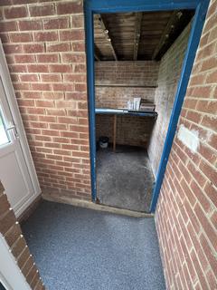 3 bedroom semi-detached house to rent, Litton Close, Ilkeston DE7