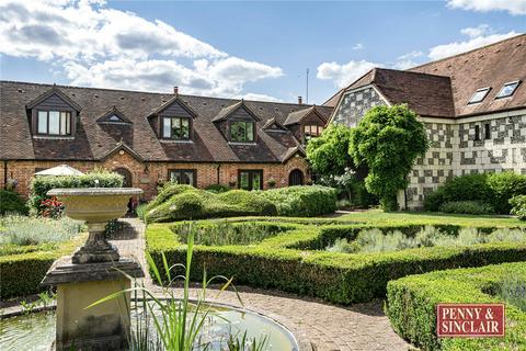 3 bedroom terraced house for sale, Frogmill Court, SL6 5NS