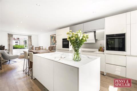 3 bedroom terraced house for sale, Frogmill Court, SL6 5NS