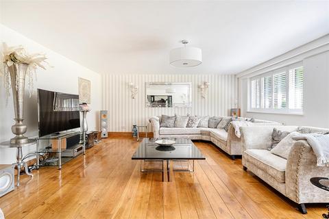 undefined, Park Road, Banstead Village