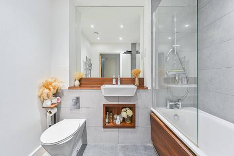 2 bedroom flat for sale, Adenmore Road, Catford, London, SE6