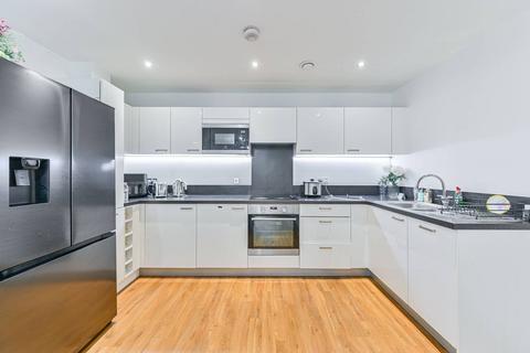 2 bedroom flat for sale, Adenmore Road, Catford, London, SE6