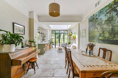14 Albion Way, London, SE13 6BT