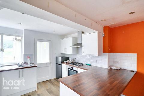 3 bedroom semi-detached house for sale, Meadow Walk, Dartford