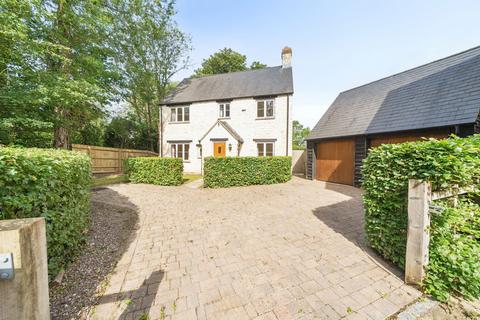 2 Vine End, Paulerspury, Towcester, NN12 7GB
