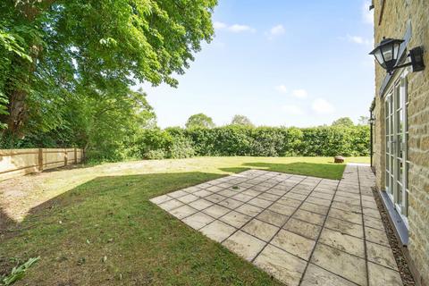 2 Vine End, Paulerspury, Towcester, NN12 7GB